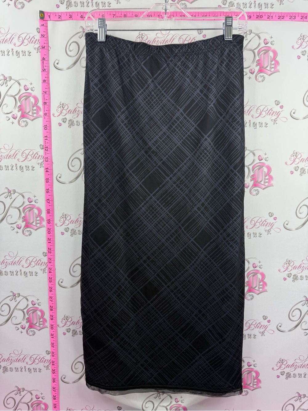 Dazy skirt Black Plaid Midi Skirt — Sleek Everyday Style